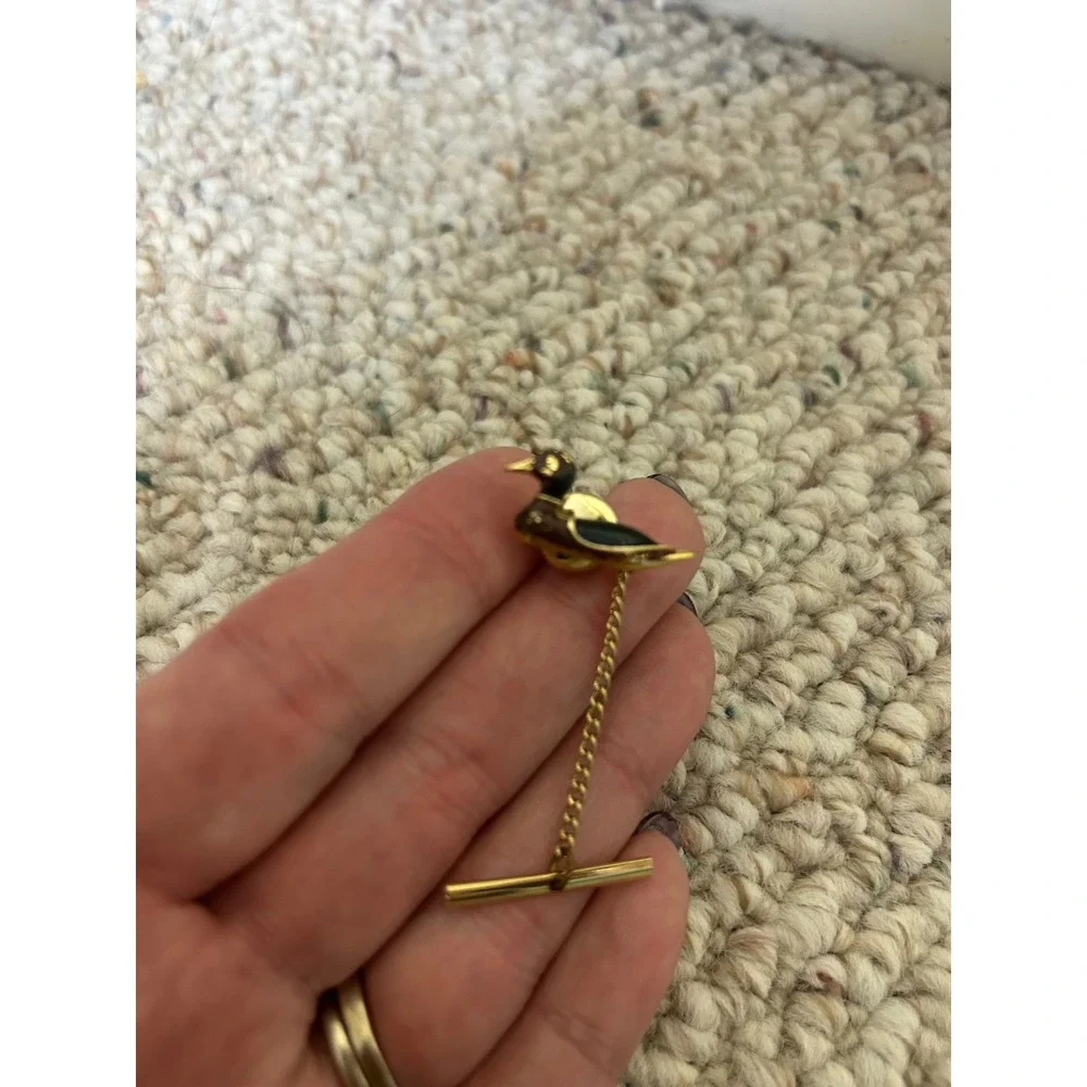 Vintage Mallard Duck Tie Tack Enamel Bird Lapel‎ Pin with Safety Chain Gold Tone